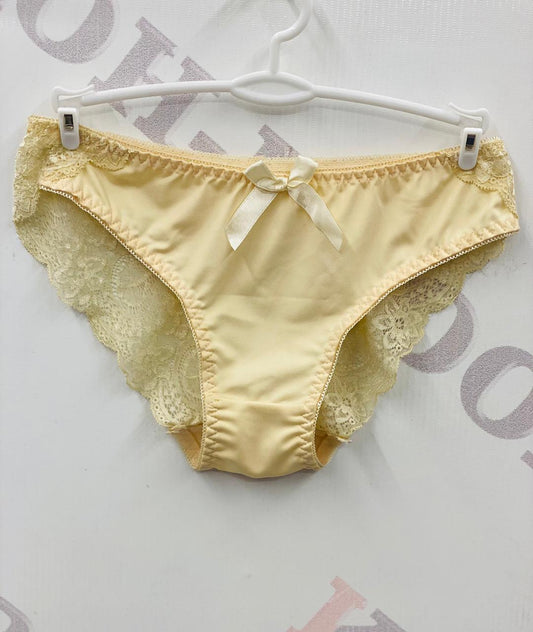 Women Fancy Padded Underwired Racerback Bra Set